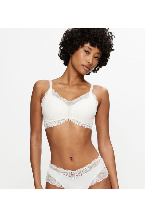 Triumph Lift Smart Non Wired Padded Bra - White
